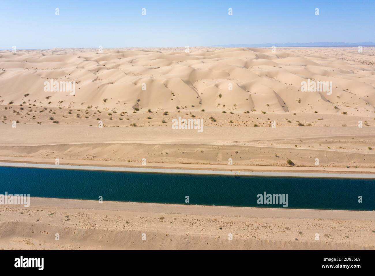 Canale di irrigazione, Imperial Sand Dunes, Winterhaven, CA, USA Foto Stock