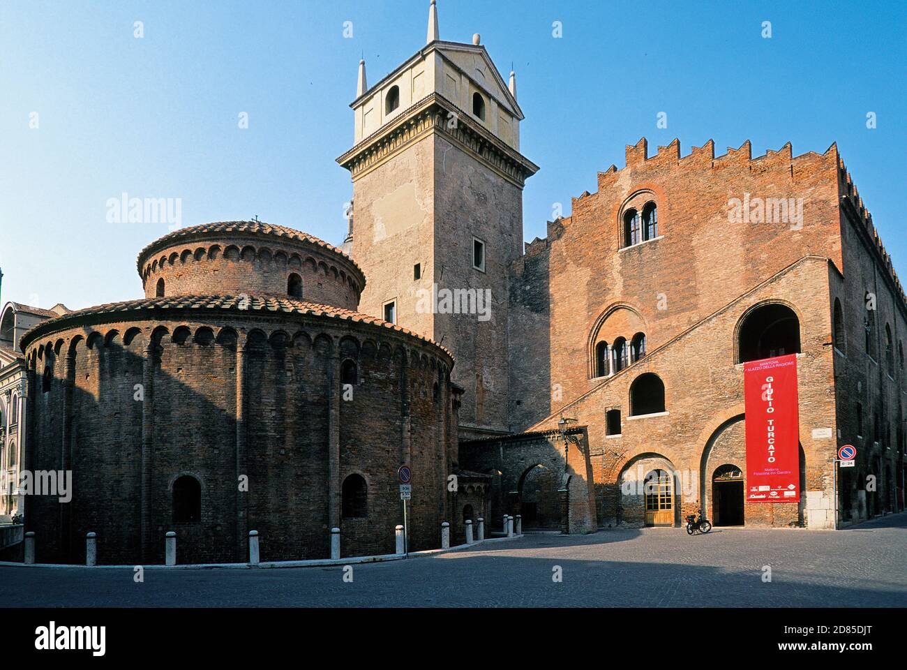 Italia Lombardia Mantova la rotonda e il palazzo della ragione | Italia Lombardia Mantova la rotonda e il palazzo di Il motivo Foto Stock