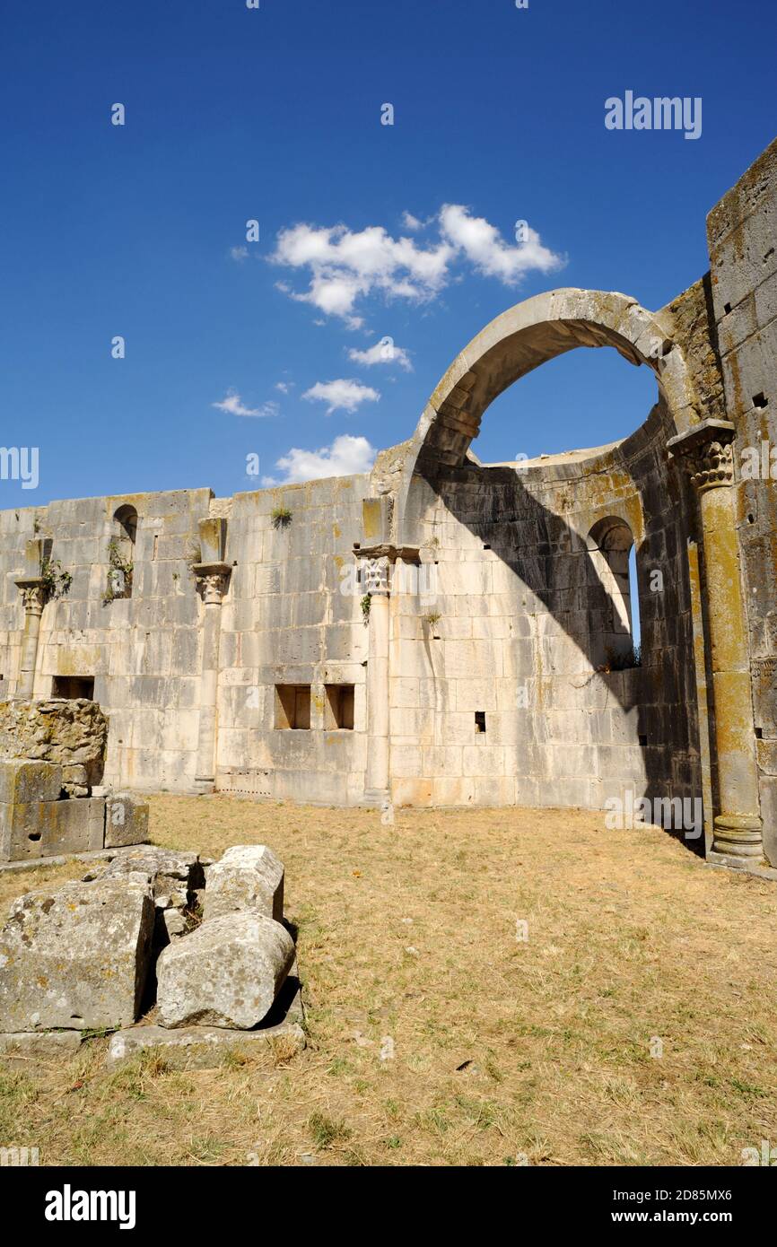 Italia, Basilicata, Venosa, Abbazia della Trinità, la chiesa incompiuta Foto Stock