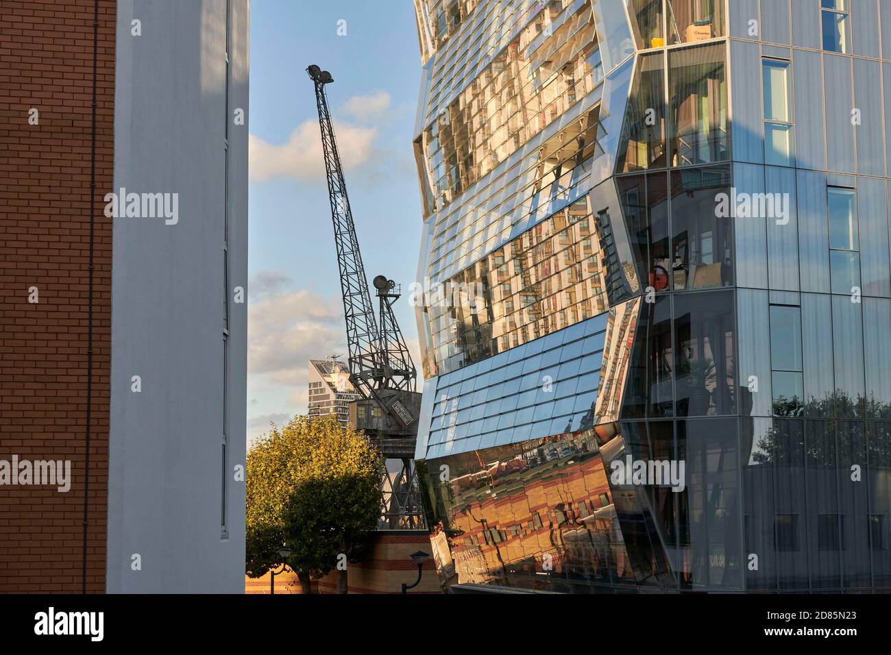 Dollar Bay Point, torre residenziale di appartamenti, Canary Wharf, Docklands, East End di Londra, Regno Unito Foto Stock