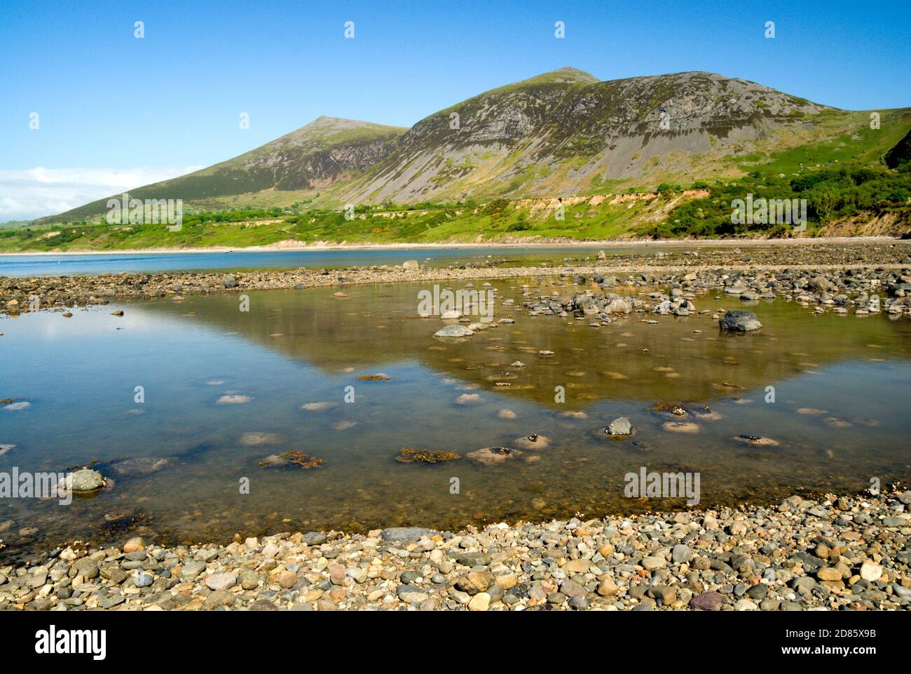 Gyrn Goch e Gyrn DDU Mountains da, Trefor, Lleyn Peninsula, Gwynedd, Galles del Nord. Foto Stock