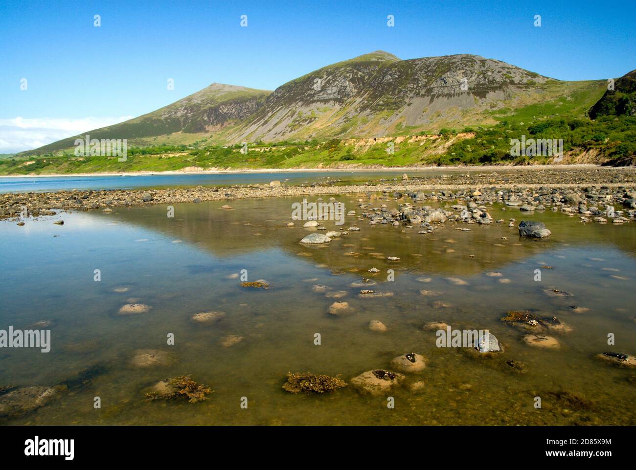 Gyrn Goch e Gyrn DDU Mountains da, Trefor, Lleyn Peninsula, Gwynedd, Galles del Nord. Foto Stock