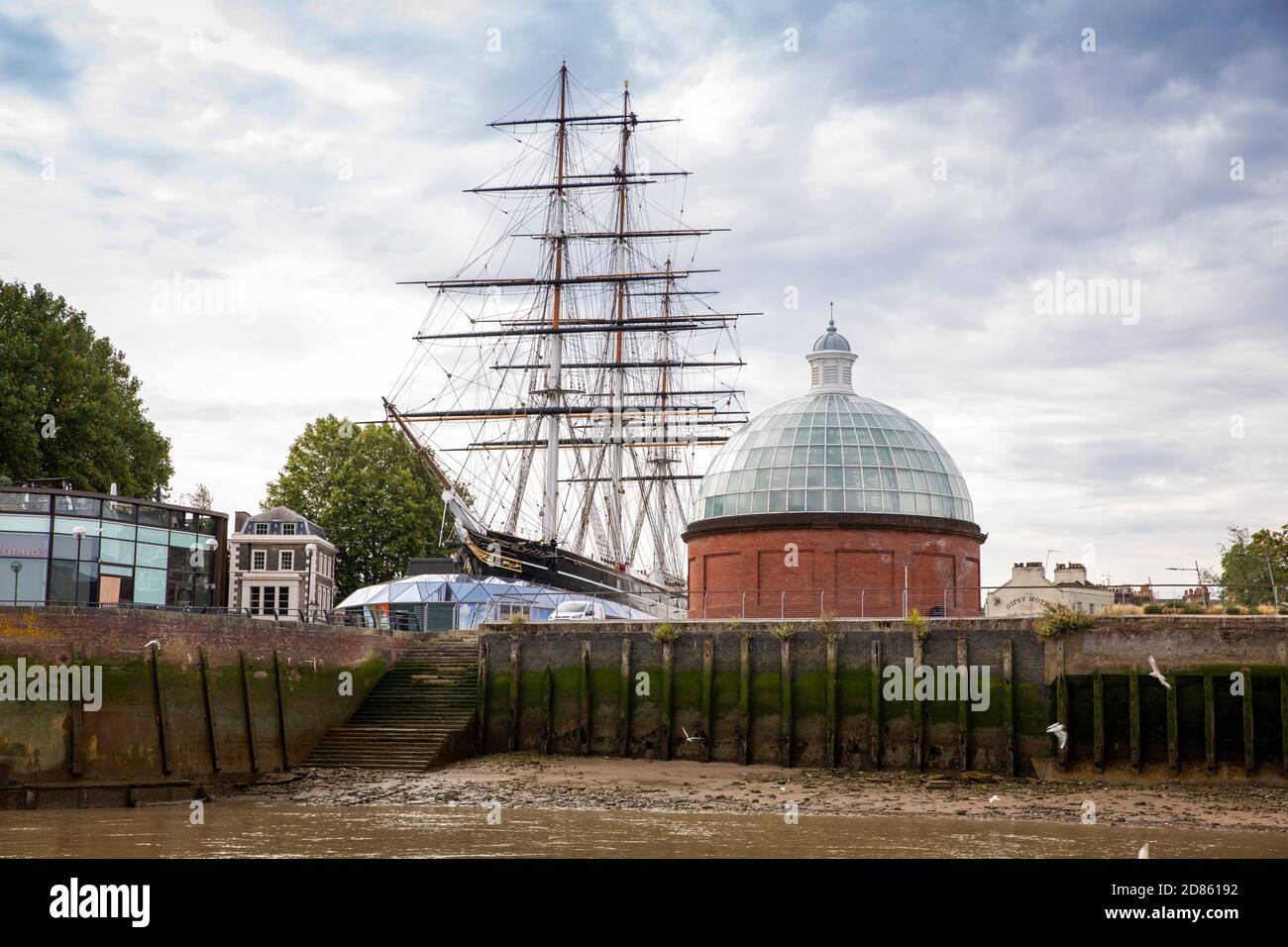 Regno Unito, Londra, Greenwich, Cutty Sark, storico regolacapelli per il tè all'ingresso a cupola del tunnel a piedi di Greenwich Foto Stock