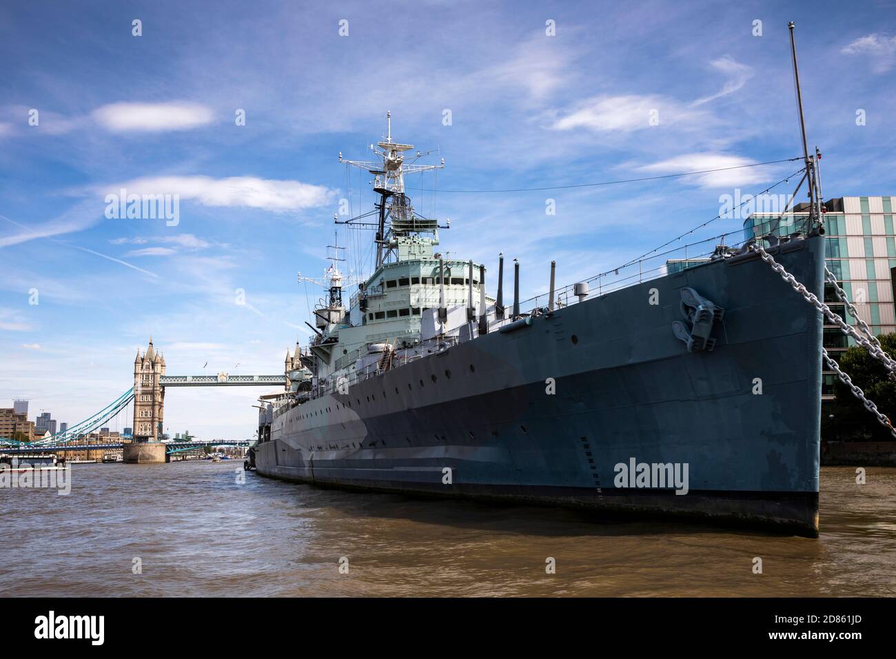 Regno Unito, Londra, fiume Tamigi, HMS Belfast, nave da guerra della seconda guerra mondiale ormeggiata vicino al Tower Bridge Foto Stock