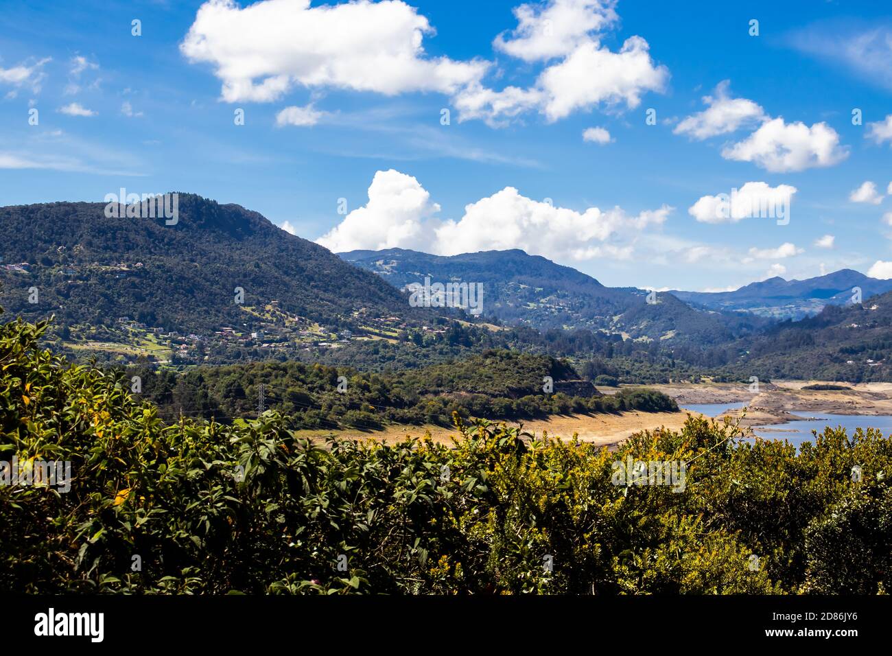 Vista delle belle montagne del comune di la Calera si trova sulle catene orientali delle Ande colombiane Foto Stock