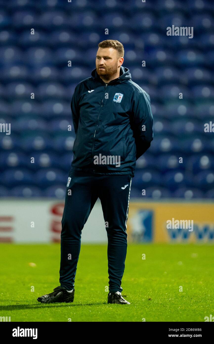 MANSFIELD, INGHILTERRA. 27 OTTOBRE allenatore di fitness Barrow durante la partita Sky Bet League 2 tra Mansfield Town e Barrow presso lo One Call Stadium di Mansfield martedì 27 Ottobre 2020. (Credit: Leila Coker | MI News) Credit: MI News & Sport /Alamy Live News Foto Stock