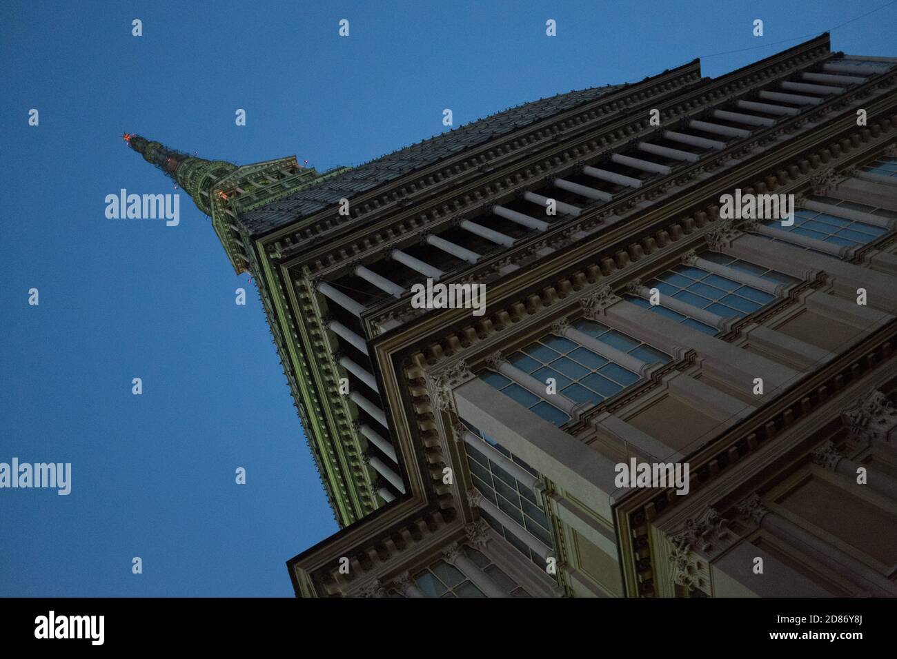 La Mole Antonelliana Antonelli Monumento a Dusk, città di Torino, Torino, Piemonte, Italia Foto Stock