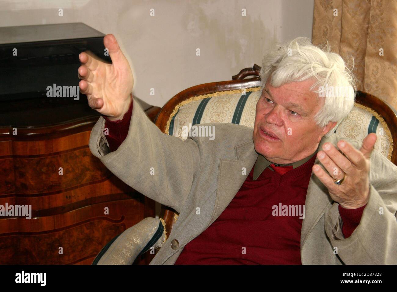 Rosia, Contea di Sibiu, Romania. Ritratto dell'autore e pastore luterano Eginald Schlattner. Foto Stock