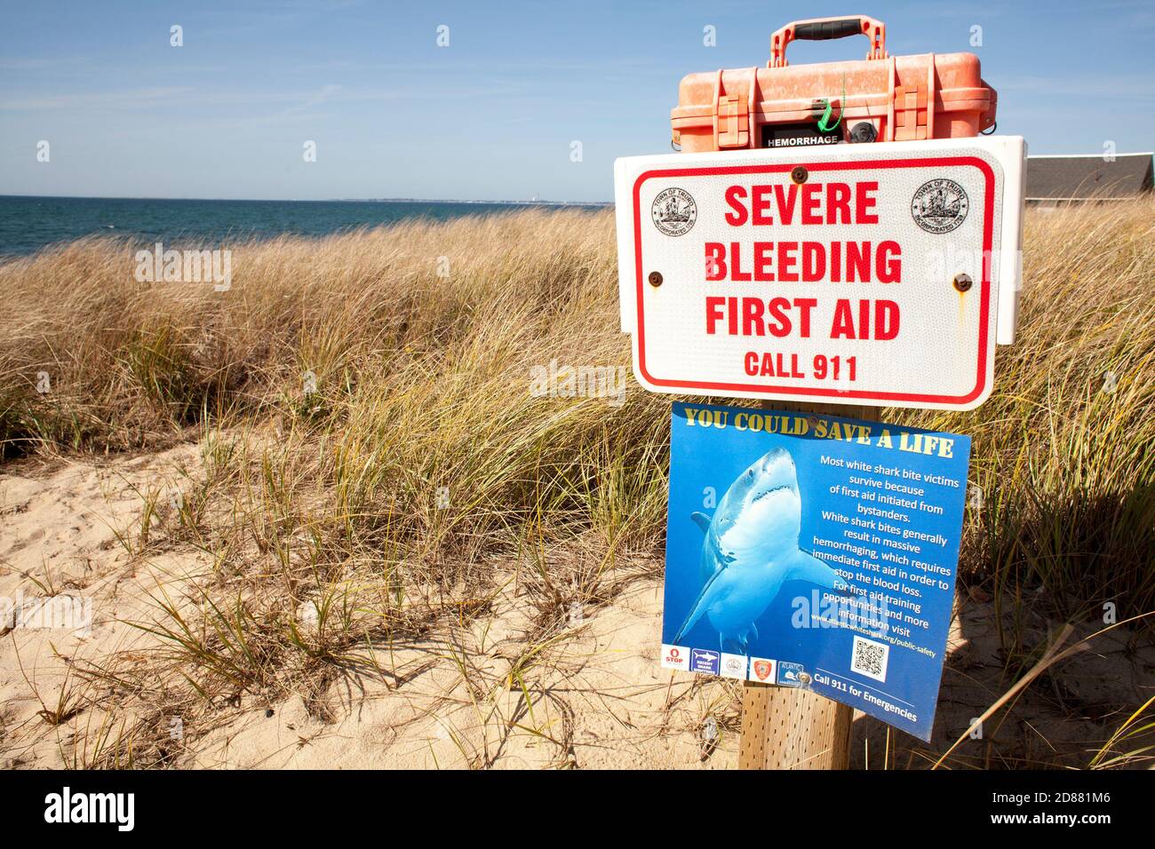 Avvertenze per gli attacchi di squali sulla spiaggia di Cape Cod in Massachusetts. Foto Stock