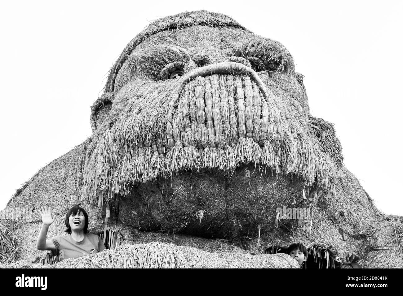 Gigante sculture di paglia , Huay Tung Tao Lago, Thailandia Foto Stock