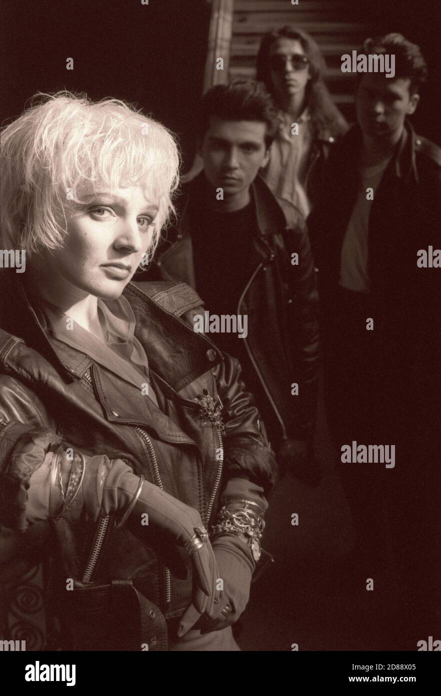 La band indie rock The Primitives fotografò al St Pancras Hotel di Londra nel 1988 Foto Stock