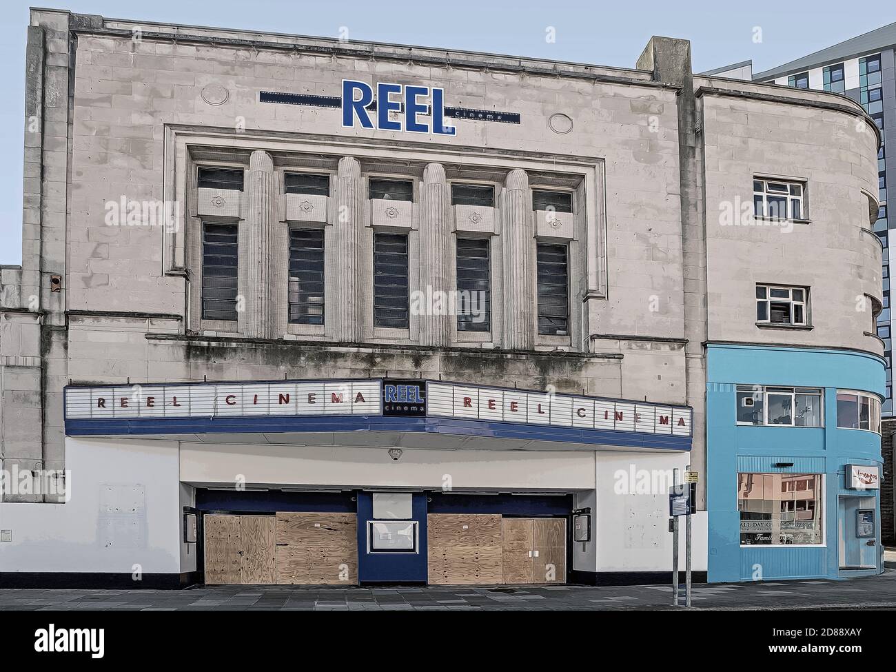Illustrazione della foto l'ex Reel Cinema di Plymouth potrebbe tornare alla vita se L'idea del Royal Cinema Trust di un cinema comunitario con luogo di musica dal vivo Foto Stock