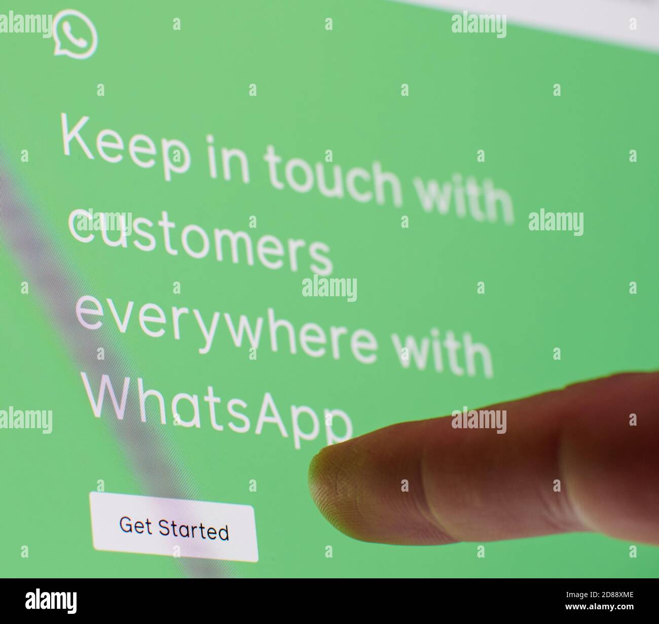 New york, USA - 27 ottobre 2020: Creazione di annunci nel servizio Whatsapp schermo a sfioramento visualizzazione ravvicinata Foto Stock