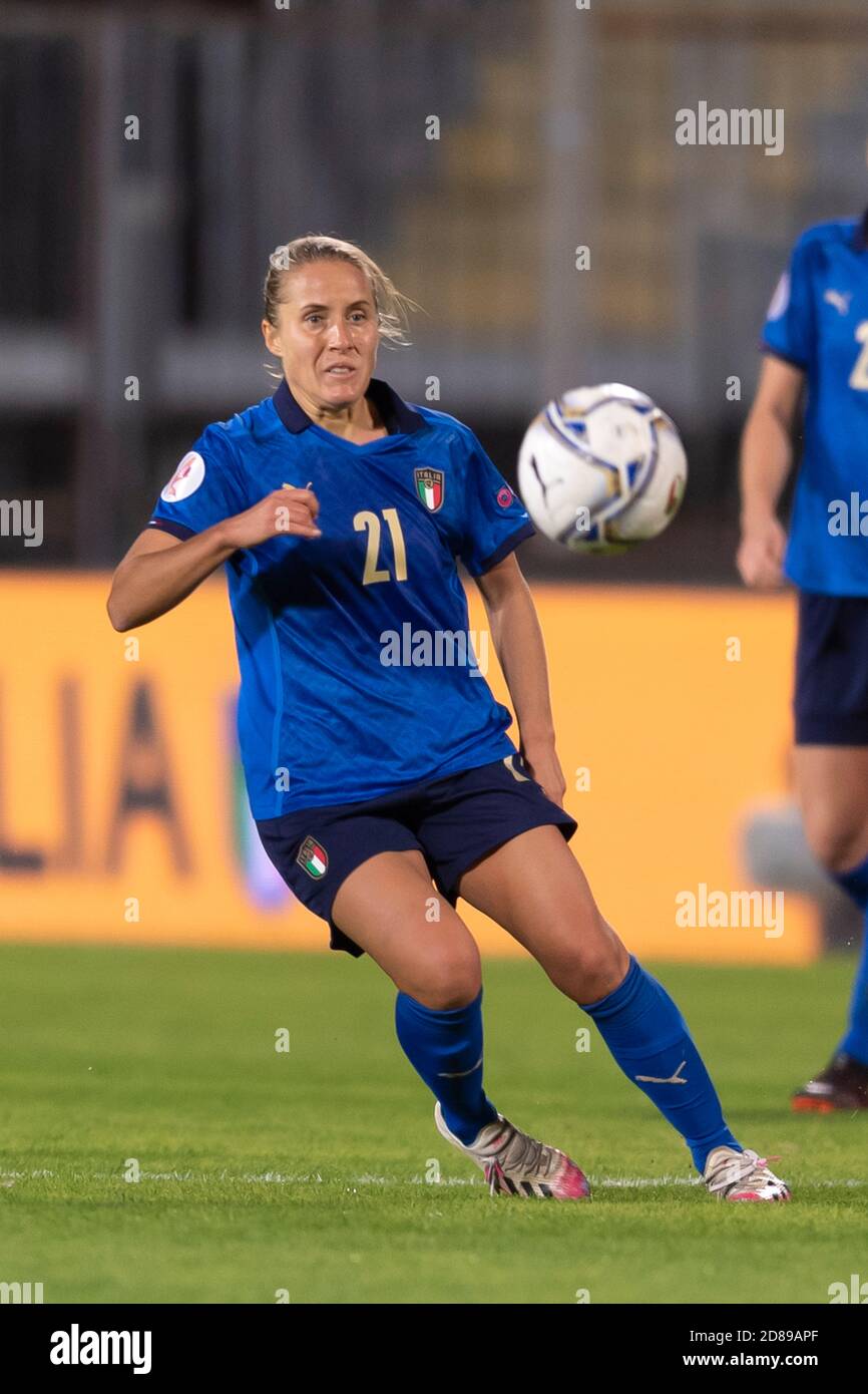 Valentina Cernoia (Italia) durante la partita UEFA 'Qualifiche Donne Euro 2022 Inghilterra' tra Italia 1-3 Danimarca allo stadio Carlo Castellani il 27 ottobre 2020 a Empoli, Italia. Credit: Maurizio Borsari/AFLO/Alamy Live News Foto Stock