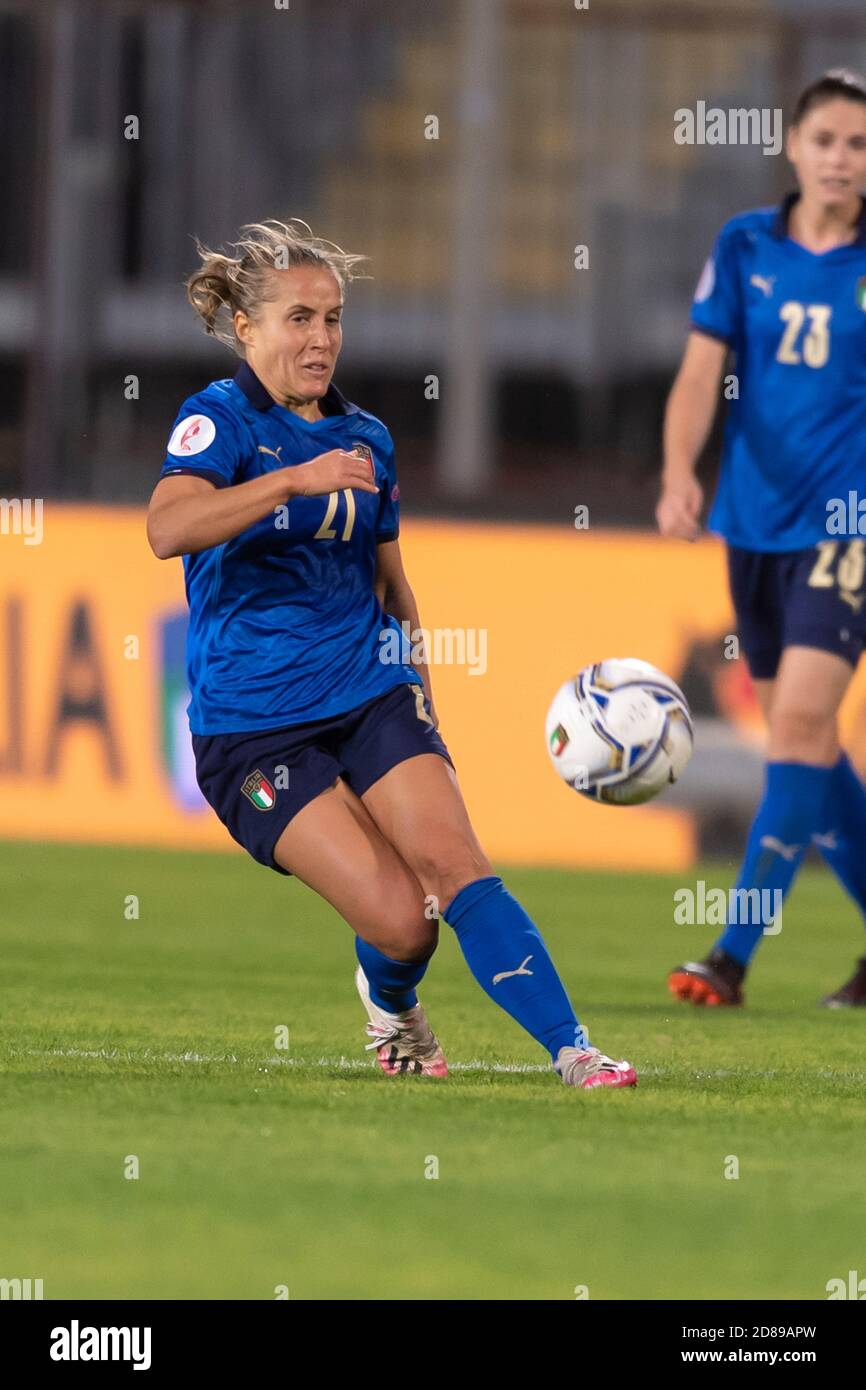 Valentina Cernoia (Italia) durante la partita UEFA 'Qualifiche Donne Euro 2022 Inghilterra' tra Italia 1-3 Danimarca allo stadio Carlo Castellani il 27 ottobre 2020 a Empoli, Italia. Credit: Maurizio Borsari/AFLO/Alamy Live News Foto Stock