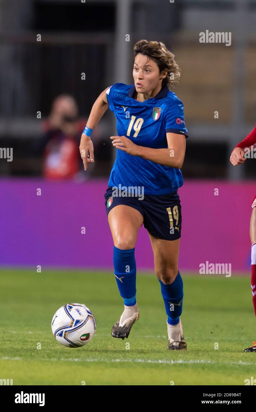 Valentina Giacinti (Italia) durante la partita UEFA 'Qualifiche Donne Euro 2022 Inghilterra' tra Italia 1-3 Danimarca allo Stadio Carlo Castellani il 27 ottobre 2020 a Empoli, Italia. Credit: Maurizio Borsari/AFLO/Alamy Live News Foto Stock