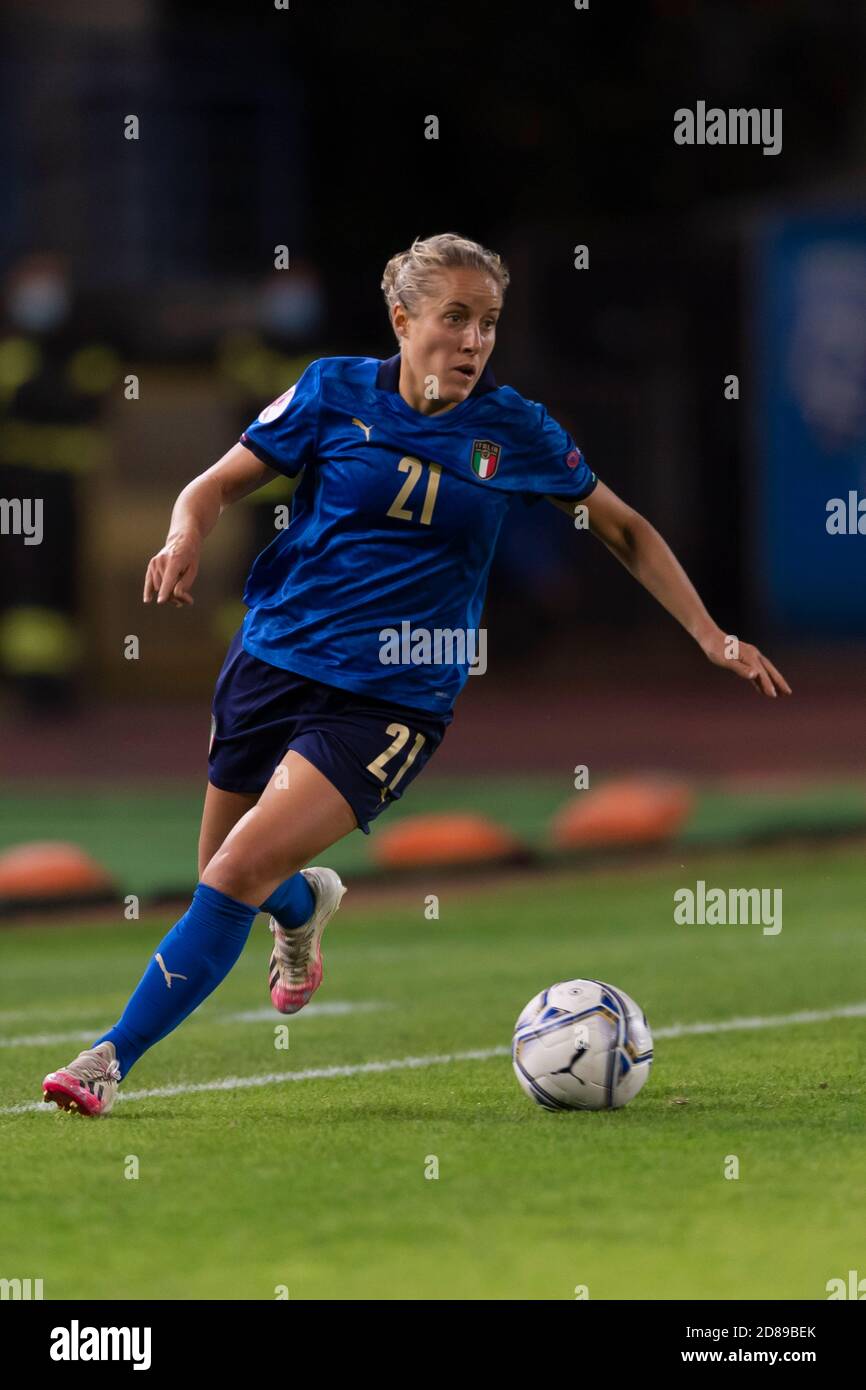 Valentina Cernoia (Italia) durante la partita UEFA 'Qualifiche Donne Euro 2022 Inghilterra' tra Italia 1-3 Danimarca allo stadio Carlo Castellani il 27 ottobre 2020 a Empoli, Italia. Credit: Maurizio Borsari/AFLO/Alamy Live News Foto Stock