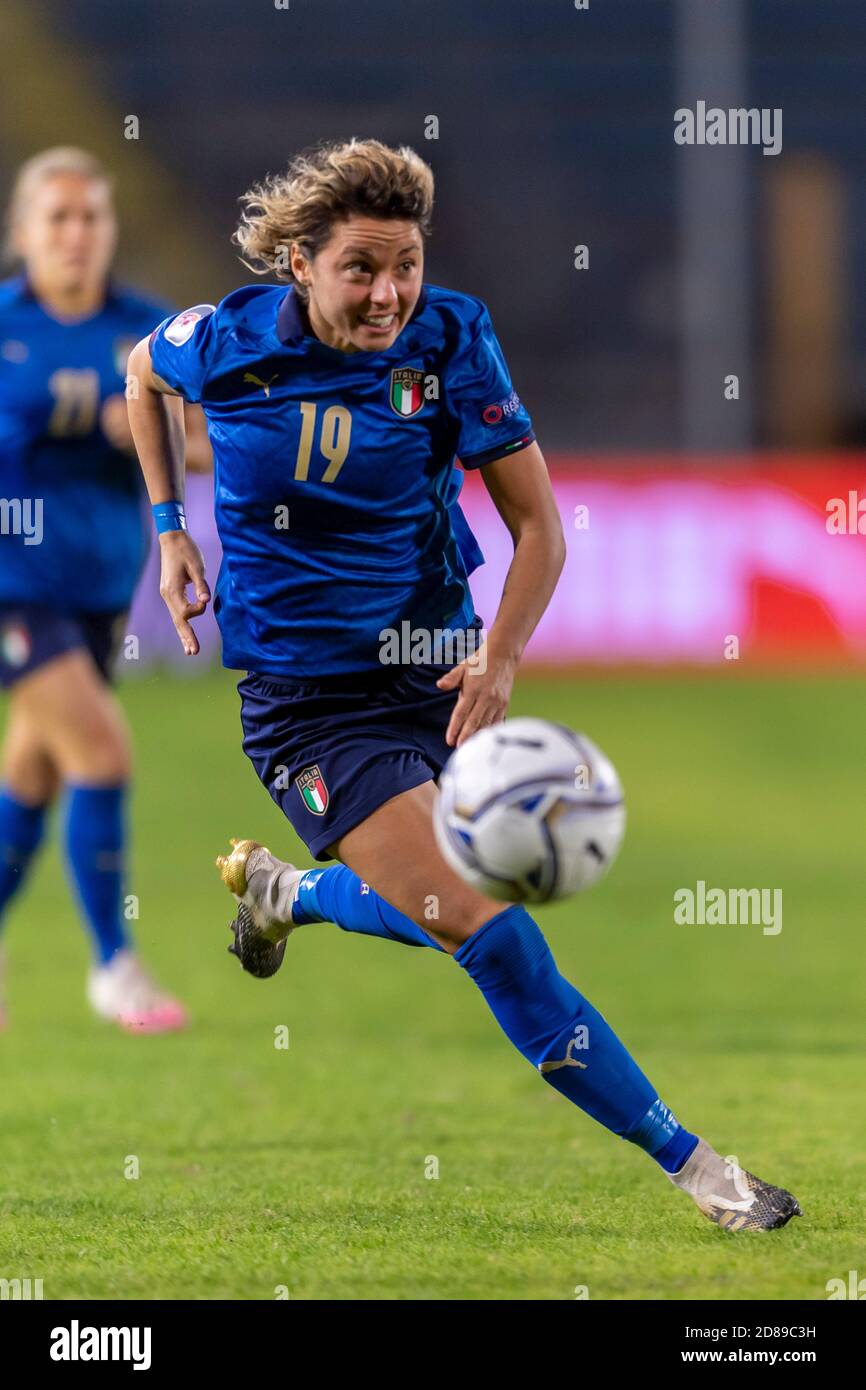 Valentina Giacinti (Italia) durante la partita UEFA 'Qualifiche Donne Euro 2022 Inghilterra' tra Italia 1-3 Danimarca allo Stadio Carlo Castellani il 27 ottobre 2020 a Empoli, Italia. Credit: Maurizio Borsari/AFLO/Alamy Live News Foto Stock