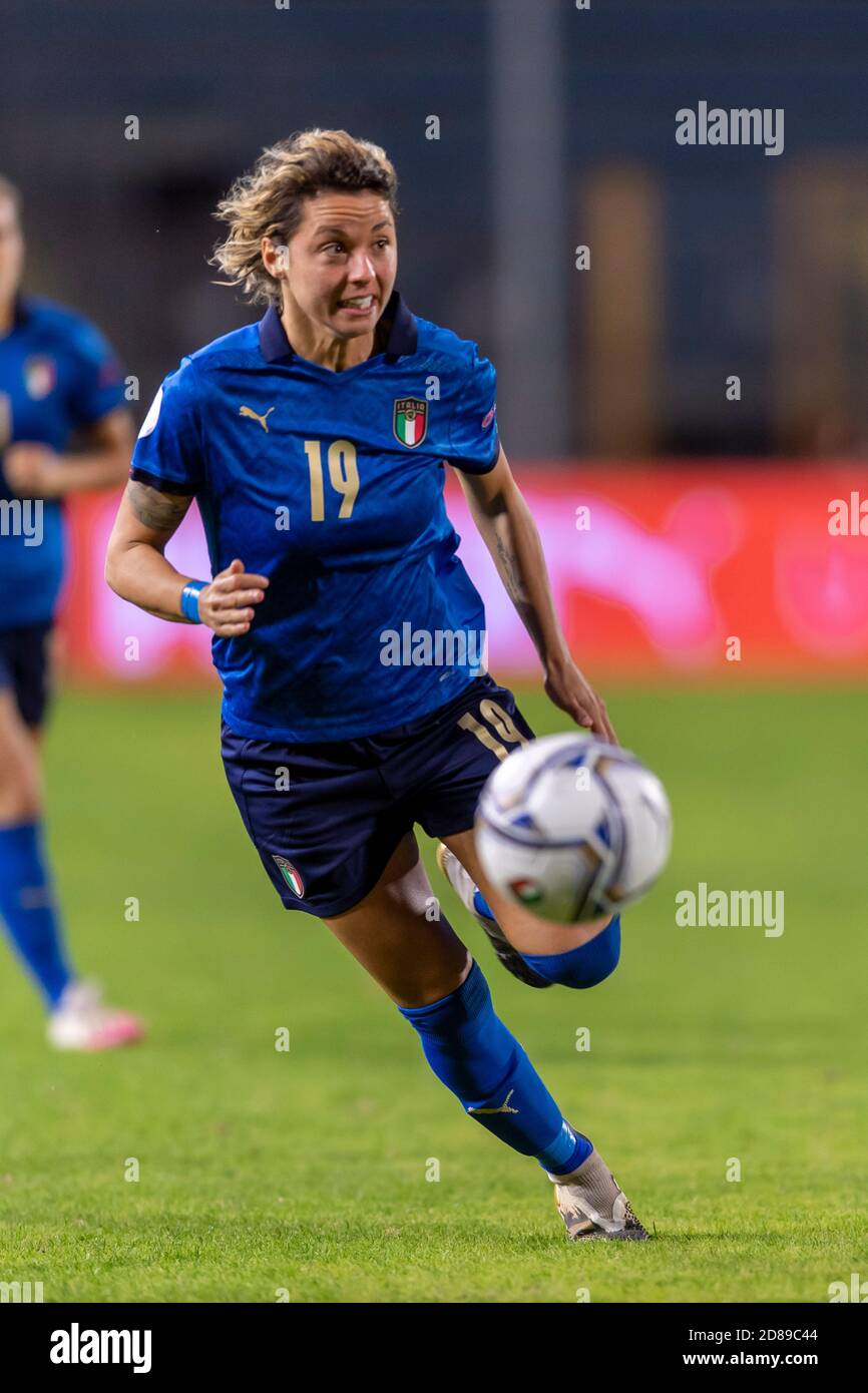 Valentina Giacinti (Italia) durante la partita UEFA 'Qualifiche Donne Euro 2022 Inghilterra' tra Italia 1-3 Danimarca allo Stadio Carlo Castellani il 27 ottobre 2020 a Empoli, Italia. Credit: Maurizio Borsari/AFLO/Alamy Live News Foto Stock