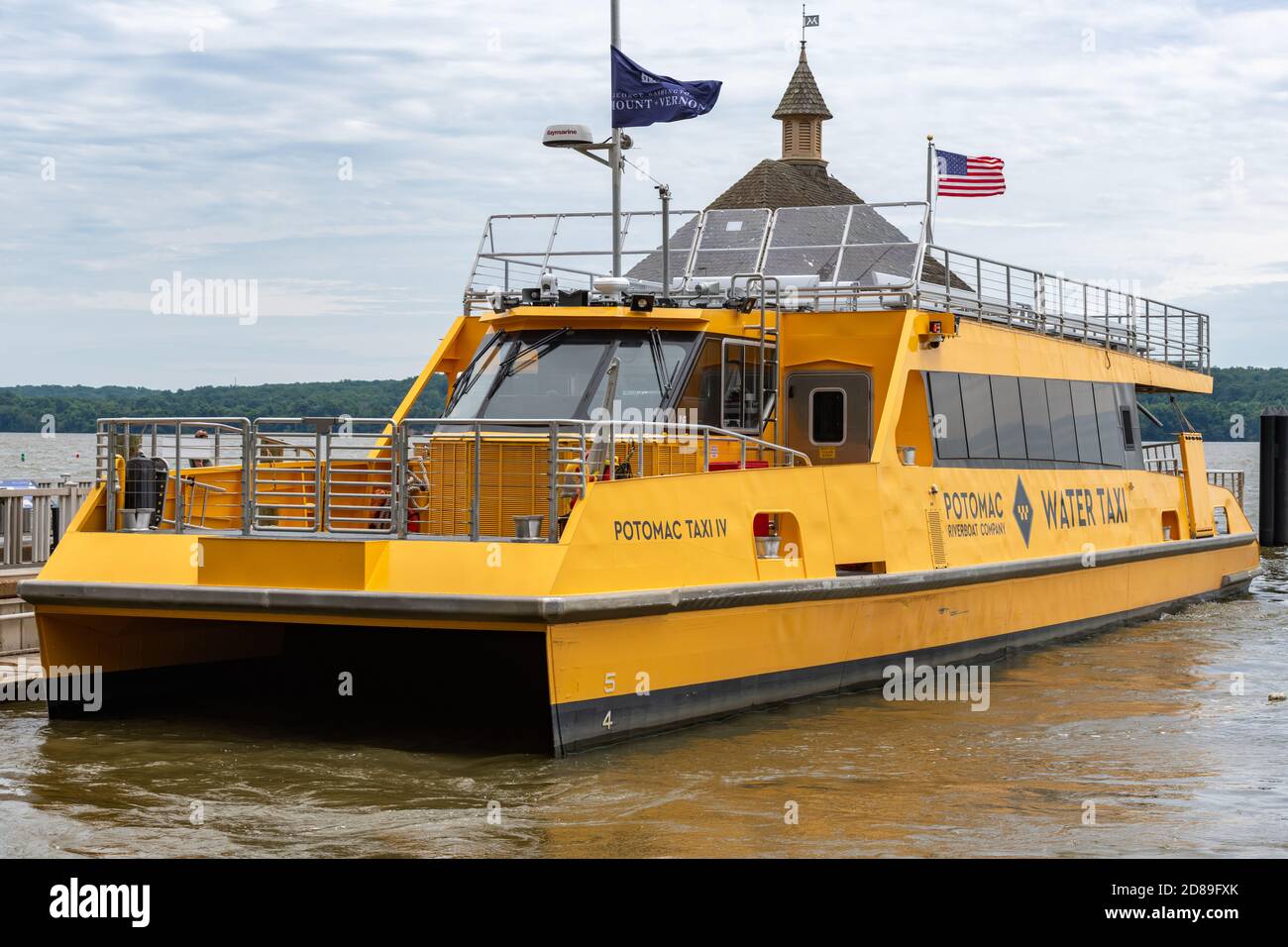 Un Potomac Riverboat Company Water Taxi ormeggiato al Monte Vernon traghetto atterraggio. Foto Stock