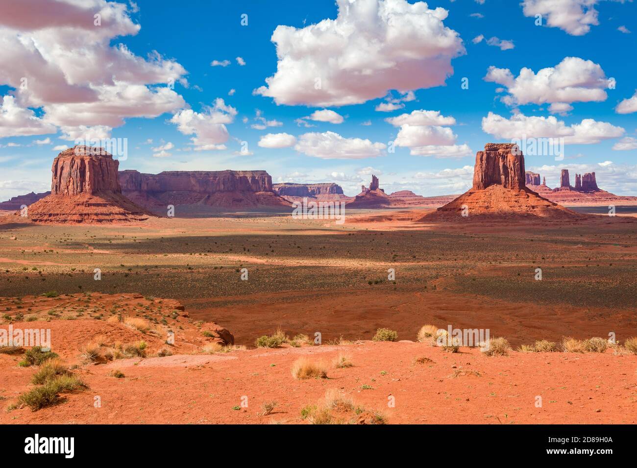 Grandi rocce rosse della Monument Valley. Navajo Tribal Park paesaggio, Stati Uniti Foto Stock