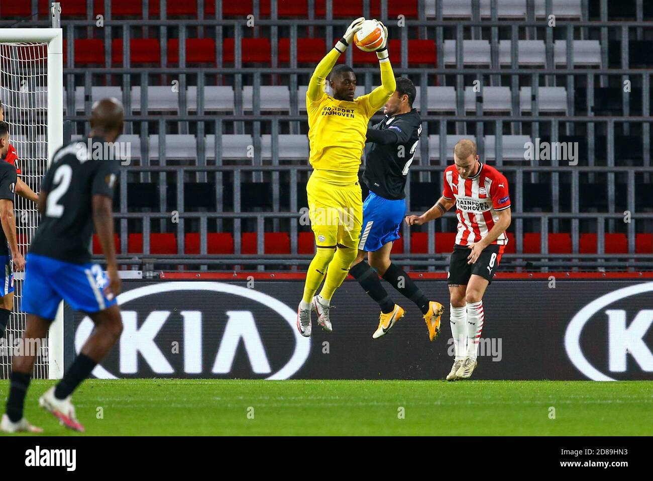 Il portiere Yvon Mvogo di PSV Eindhoven durante la UEFA Europa League, la fase di gruppo, la partita di calcio del Gruppo e tra PSV Eindhoven e Granada CF su Oc C. Foto Stock