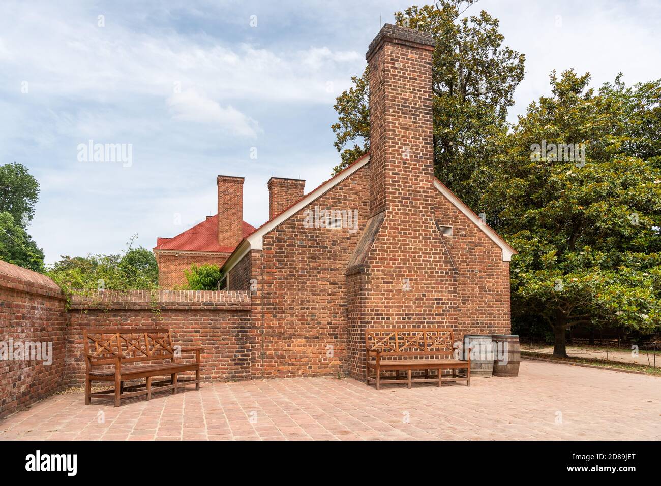 Il camino e l'estremità di gable dei quarti schiavi degli uomini alla piantagione del Monte Vernon di George Washington. Foto Stock