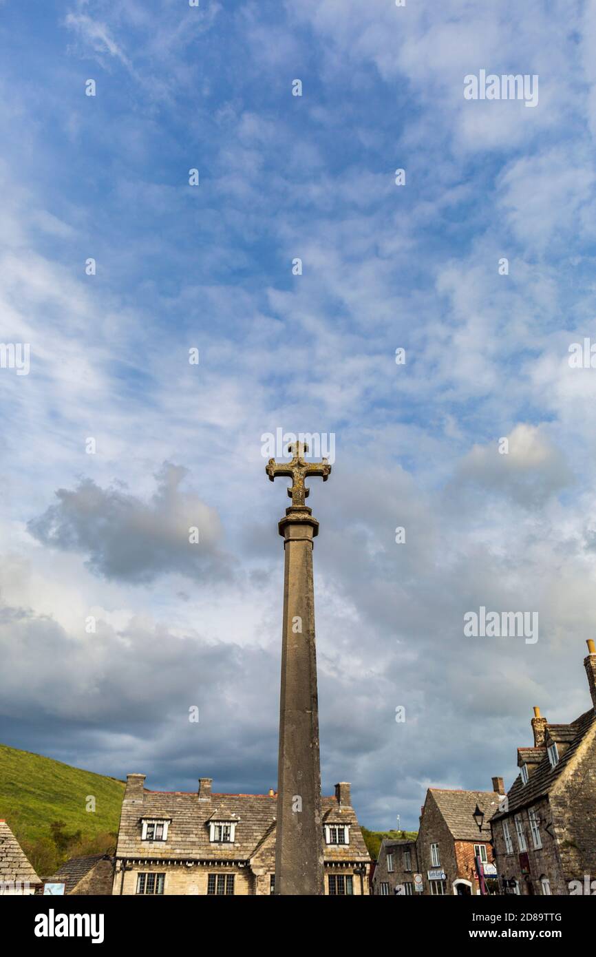 Il Memoriale di Guerra in 'The Square' nel villaggio di Corfe a Dorset, Inghilterra Foto Stock