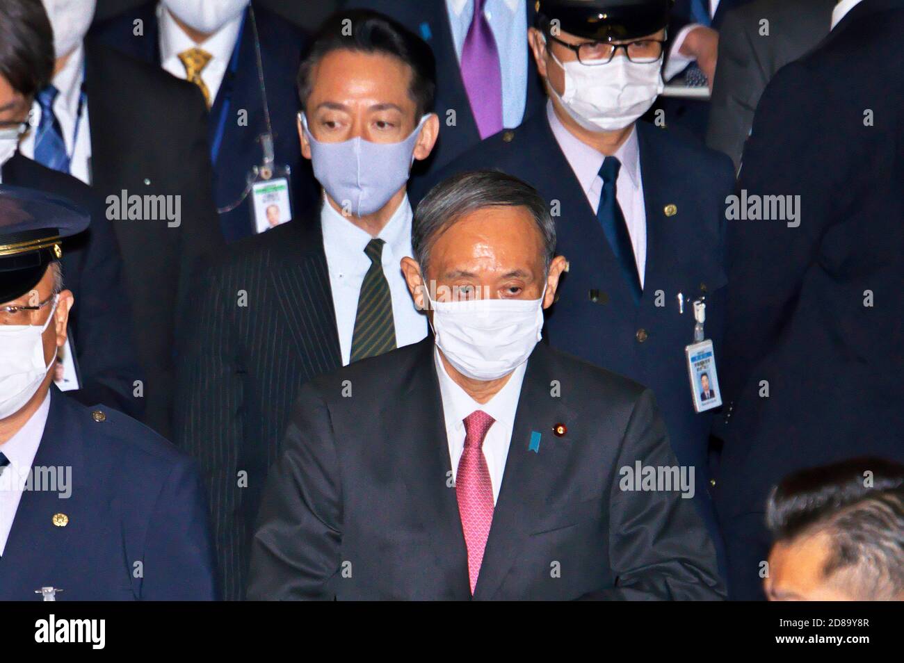 Tokyo, Giappone. 28 Ott 2020. Yoshihide Suga durante un tempo delle interrogazioni sul discorso di primo ministro in una sessione plenaria nella Camera bassa del Parlamento. Tokyo, 10/28/2020 | Use worldwide Credit: dpa/Alamy Live News Foto Stock