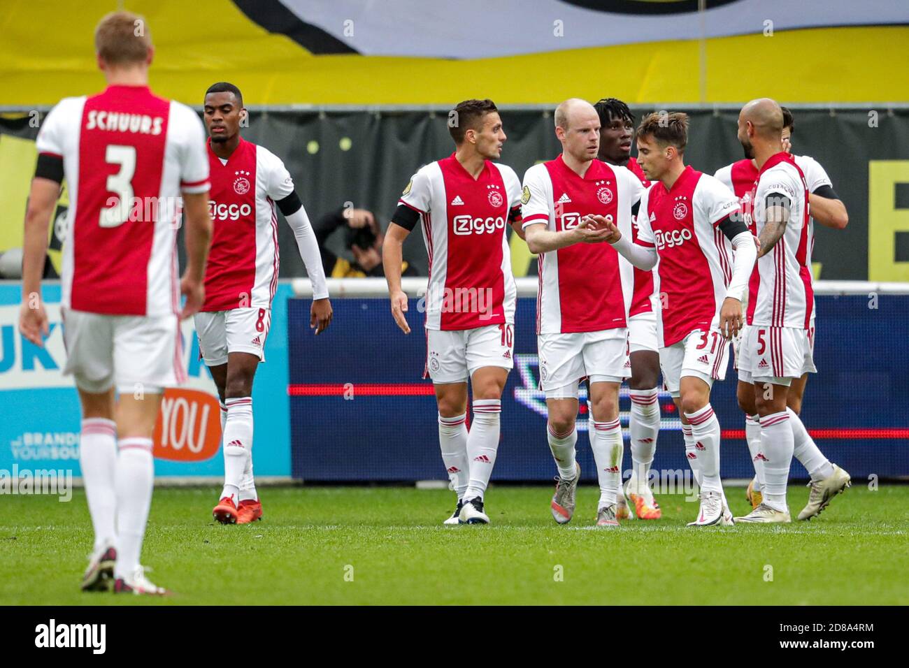 Lassina Traore di Ajax festeggia l'obiettivo con i compagni di squadra durante il Campionato olandese partita di calcio Eredivisie tra VVV Venlo e Ajax Su o C. Foto Stock