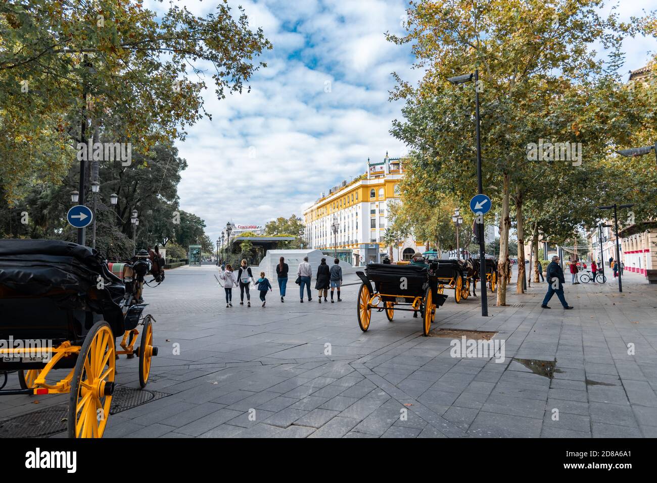 plaza de España Sevilla un lucar donde pasear en coche De caballo es un espectáculo Sevilla 2021 Foto Stock
