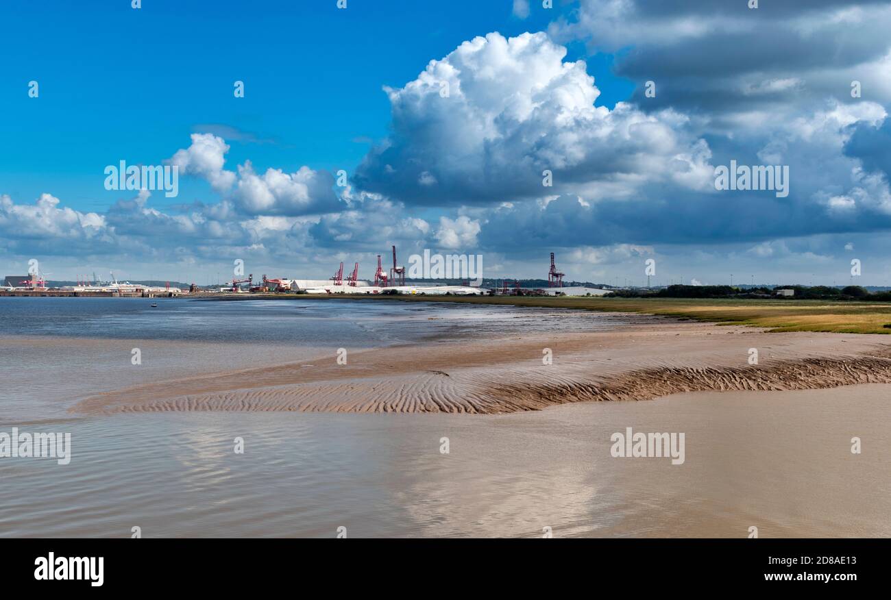 PORTISHEAD BRISTOL SOMERSET INGHILTERRA LE BANCHINE DI AVONMOUTH VISTE DA PORTISHEAD Foto Stock