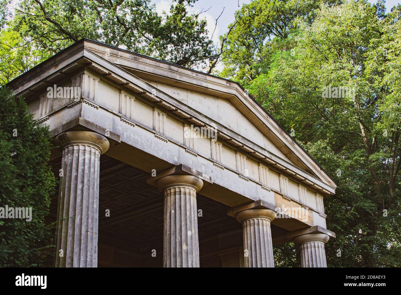 Berlino, Germania - Luisentempel sull'isola di Peacock nel lago di Wannsee. Una vicina area ricreativa di Berlino Foto Stock