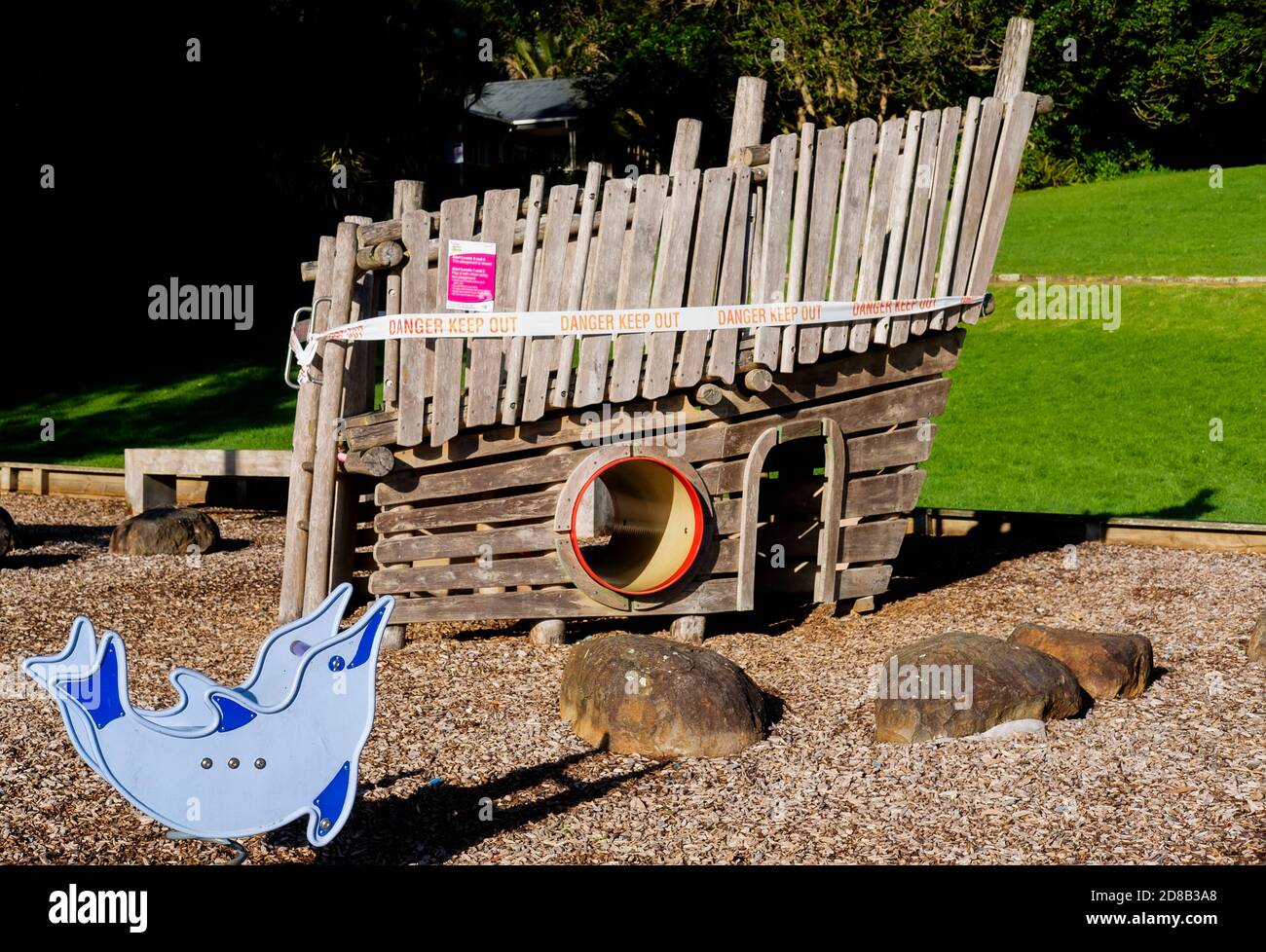 Il parco giochi per bambini è chiuso a causa del COVID-19 Foto Stock