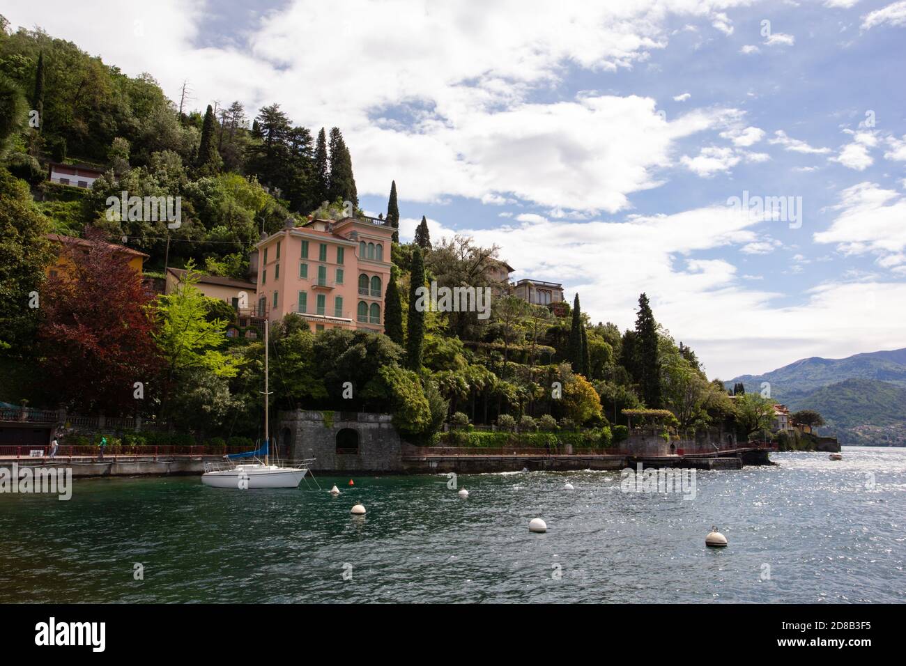 Vista sul Lago di Como a Varenna, Italia Foto Stock