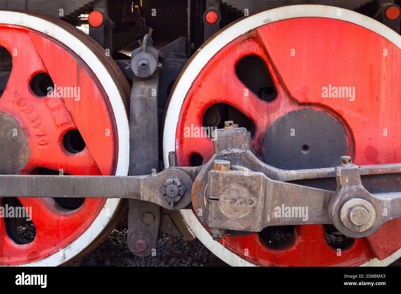 Il colpo di primo piano per la locomotiva a vapore, la ruota, l'asse e l'albero motore sono le parti importanti del materiale rotabile ferroviario. Foto Stock Il colpo di primo piano per la locomotiva a vapore, la ruota, l'asse e l'albero motore sono le parti importanti del materiale rotabile ferroviario. Foto Stock