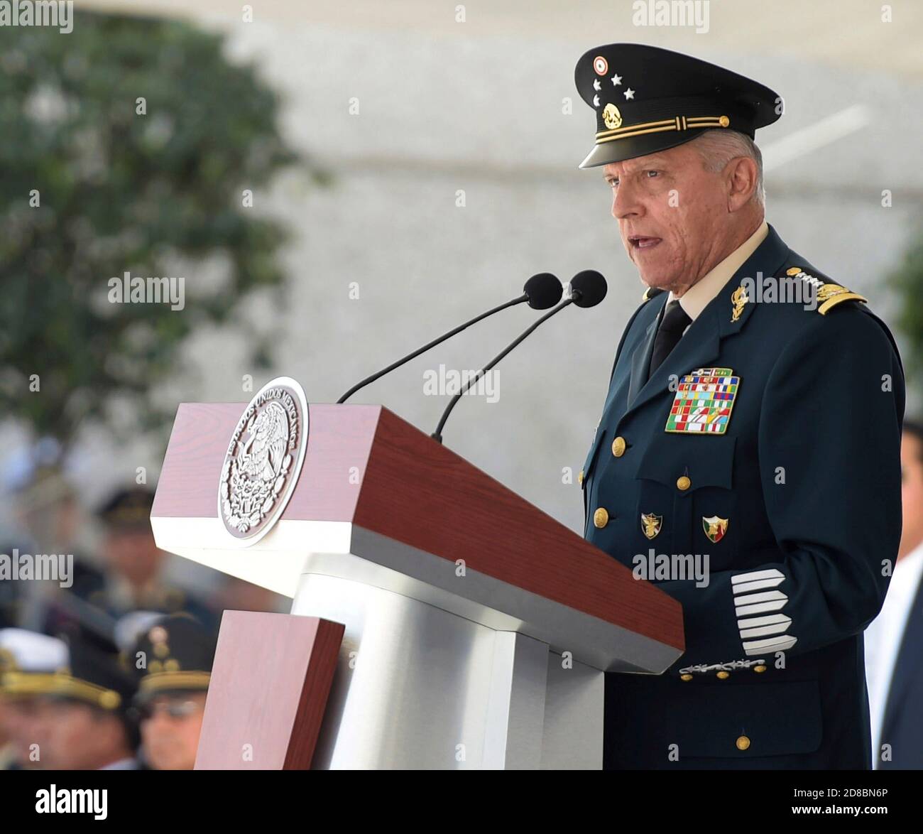 Salvador Cienfuegos Zepeda, ministro messicano della Difesa durante la cerimonia del giorno dell'Esercito, 19 febbraio 2018 a Città del Messico, Messico. Cienfuegos è stato arrestato il 16 ottobre 2020 all'aeroporto internazionale di Los Angeles e accusato di corruzione legata alla droga. Foto Stock