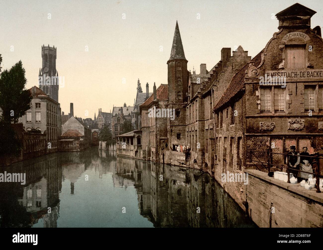 Canal e Belfry, Bruges, Belgio, circa 1900 Foto Stock