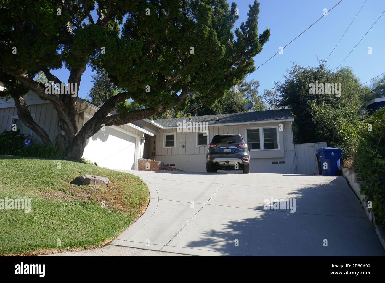 Woodland Hills, California, USA 28 ottobre 2020 UNA visione generale dell'atmosfera della casa/residenza finale dell'attore Ted Cassidy e del luogo in cui le sue ceneri sono sepolte al 21858 De la Luz Avenue il 28 ottobre 2020 a Woodland Hills, California, USA. Foto di Barry King/Alamy Stock foto Foto Stock