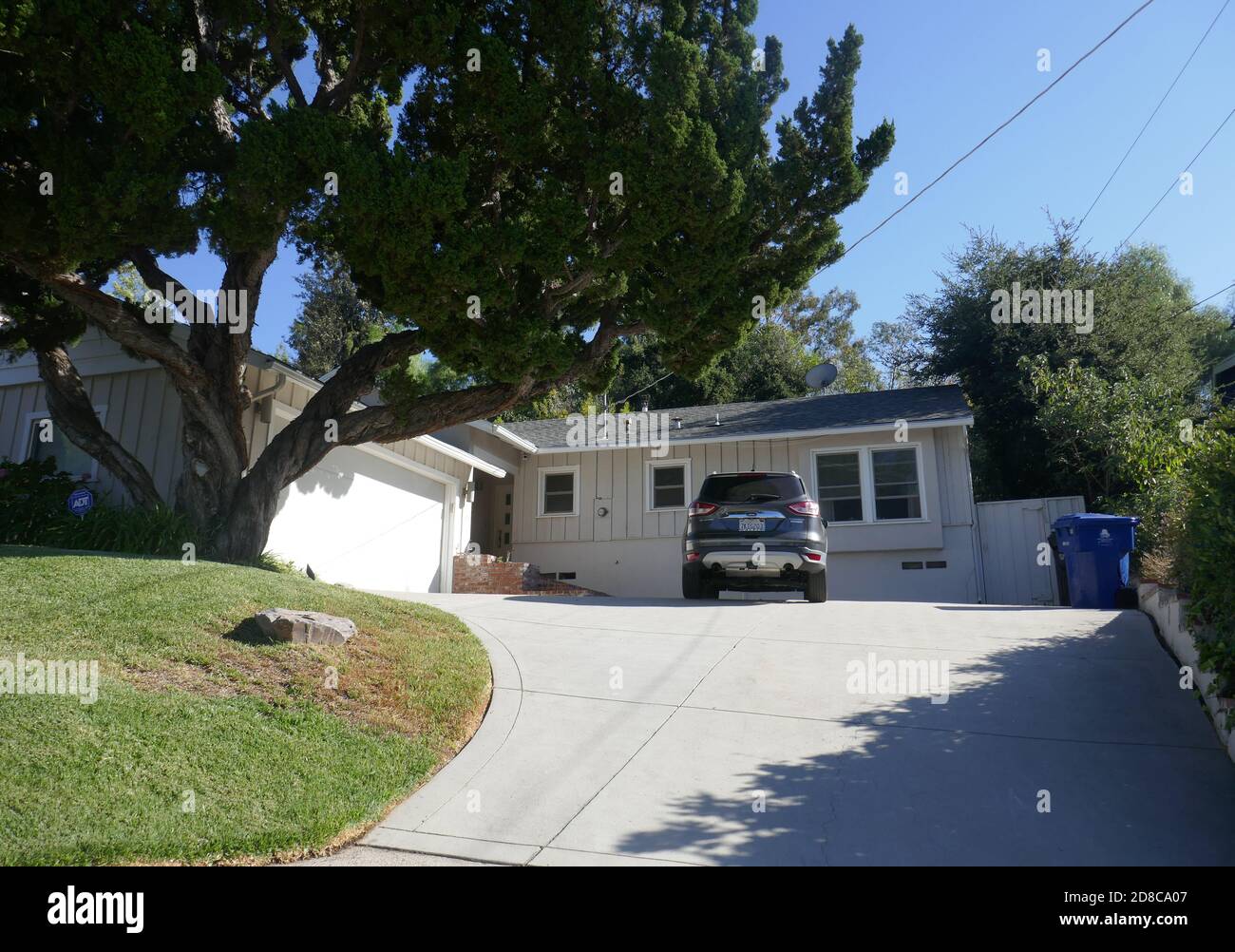 Woodland Hills, California, USA 28 ottobre 2020 UNA visione generale dell'atmosfera della casa/residenza finale dell'attore Ted Cassidy e del luogo in cui le sue ceneri sono sepolte al 21858 De la Luz Avenue il 28 ottobre 2020 a Woodland Hills, California, USA. Foto di Barry King/Alamy Stock foto Foto Stock