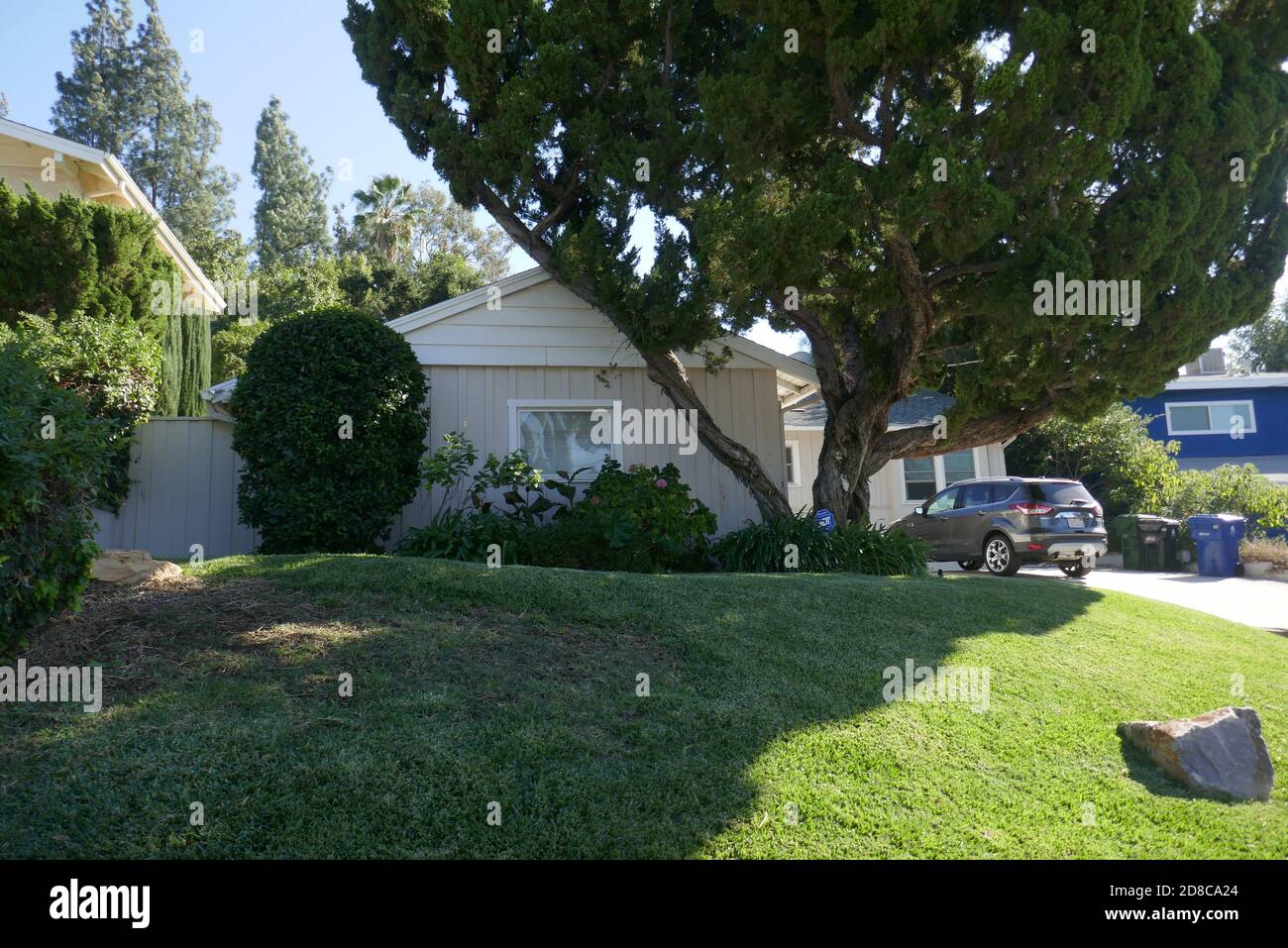 Woodland Hills, California, USA 28 ottobre 2020 UNA visione generale dell'atmosfera della casa/residenza finale dell'attore Ted Cassidy e del luogo in cui le sue ceneri sono sepolte al 21858 De la Luz Avenue il 28 ottobre 2020 a Woodland Hills, California, USA. Foto di Barry King/Alamy Stock foto Foto Stock
