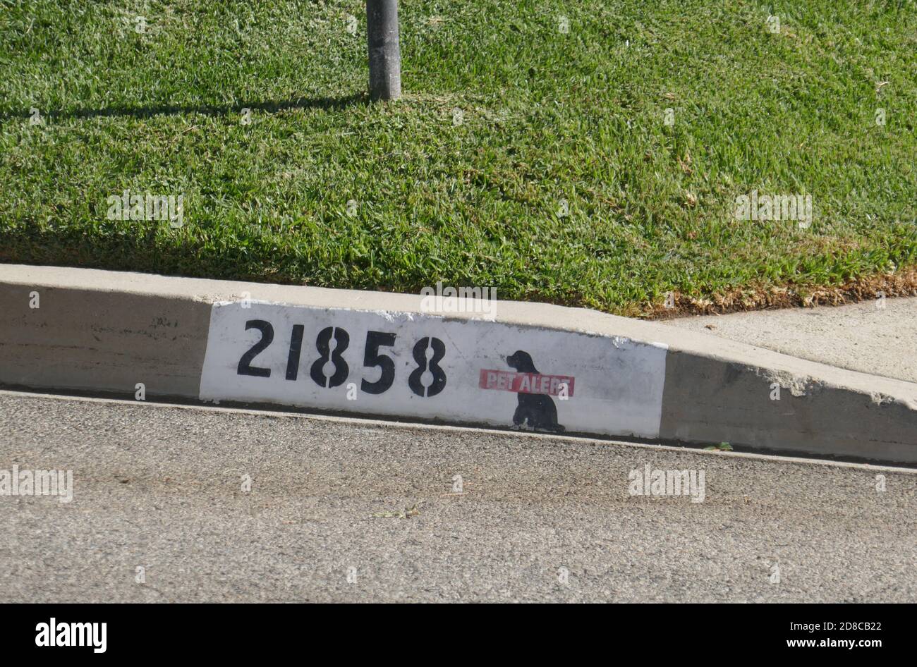 Woodland Hills, California, USA 28 ottobre 2020 UNA visione generale dell'atmosfera della casa/residenza finale dell'attore Ted Cassidy e del luogo in cui le sue ceneri sono sepolte al 21858 De la Luz Avenue il 28 ottobre 2020 a Woodland Hills, California, USA. Foto di Barry King/Alamy Stock foto Foto Stock