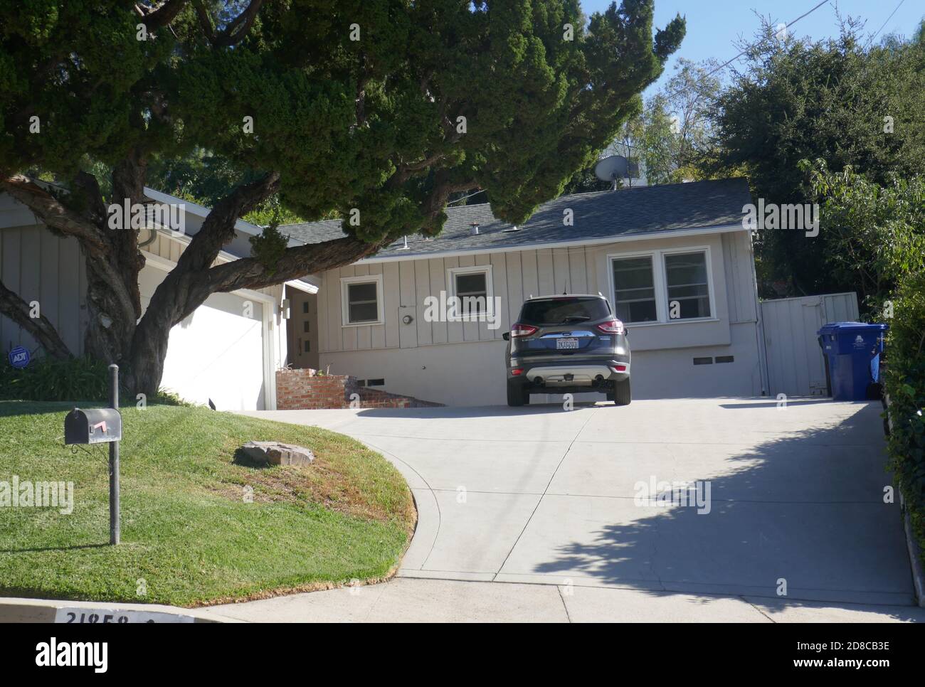 Woodland Hills, California, USA 28 ottobre 2020 UNA visione generale dell'atmosfera della casa/residenza finale dell'attore Ted Cassidy e del luogo in cui le sue ceneri sono sepolte al 21858 De la Luz Avenue il 28 ottobre 2020 a Woodland Hills, California, USA. Foto di Barry King/Alamy Stock foto Foto Stock