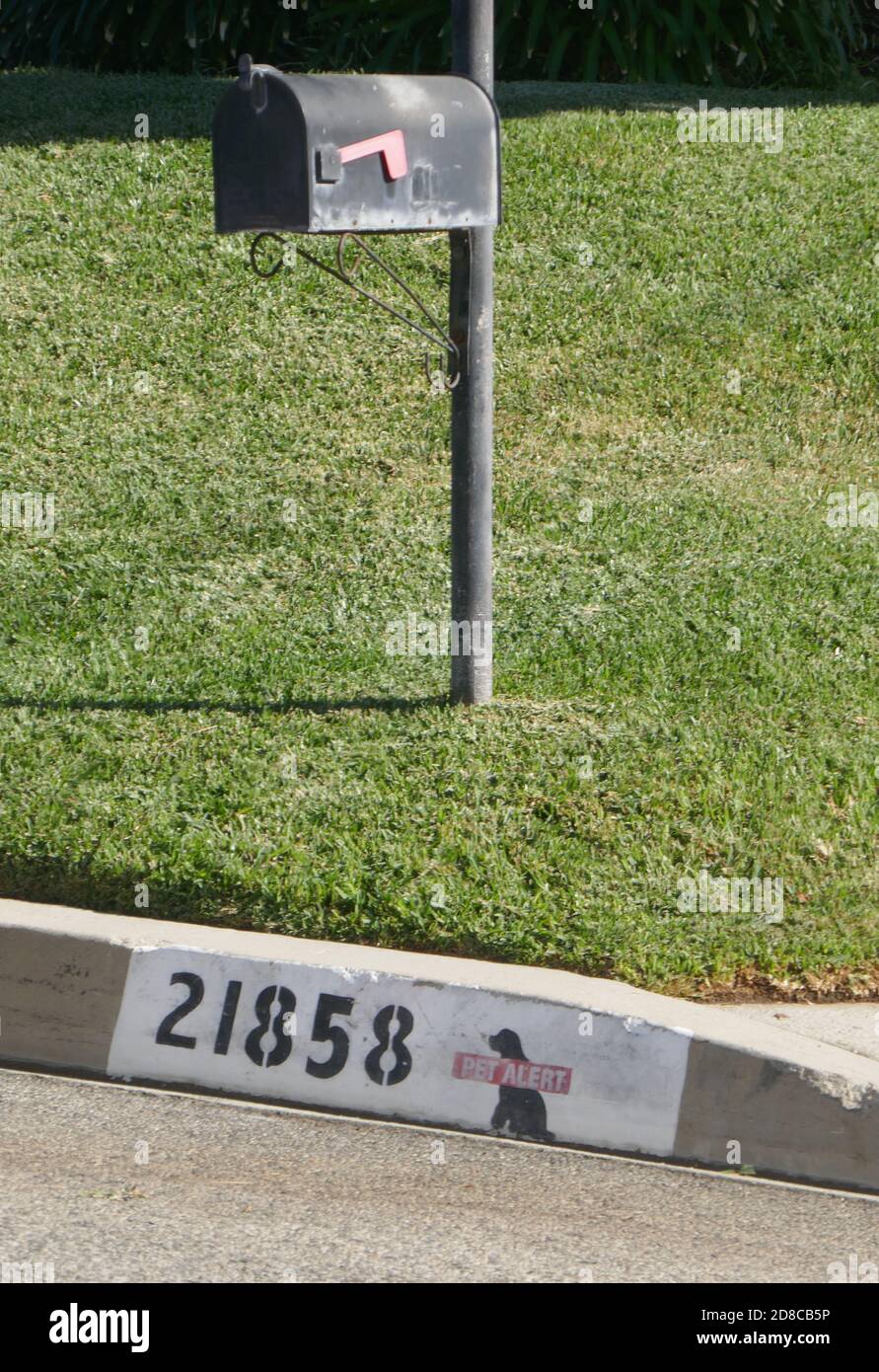 Woodland Hills, California, USA 28 ottobre 2020 UNA visione generale dell'atmosfera della casa/residenza finale dell'attore Ted Cassidy e del luogo in cui le sue ceneri sono sepolte al 21858 De la Luz Avenue il 28 ottobre 2020 a Woodland Hills, California, USA. Foto di Barry King/Alamy Stock foto Foto Stock