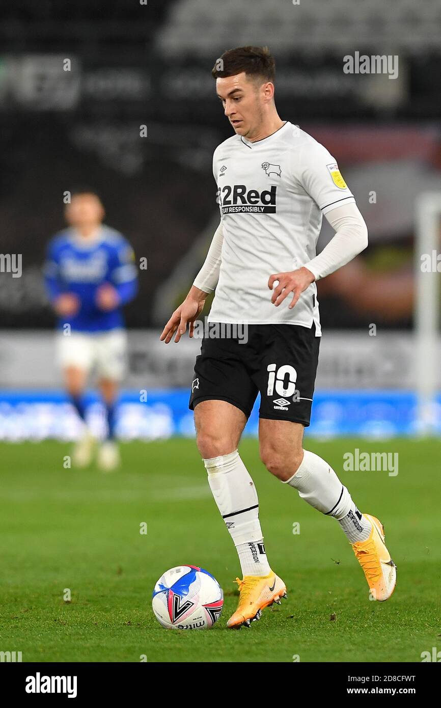 DERBY, INGHILTERRA. 28 OTTOBRE Tom Lawrence della contea di Derby durante la partita del campionato Sky Bet tra la contea di Derby e la città di Cardiff al Pride Park, Derby mercoledì 28 ottobre 2020. (Credit: Jon Hobley | MI News) Foto Stock