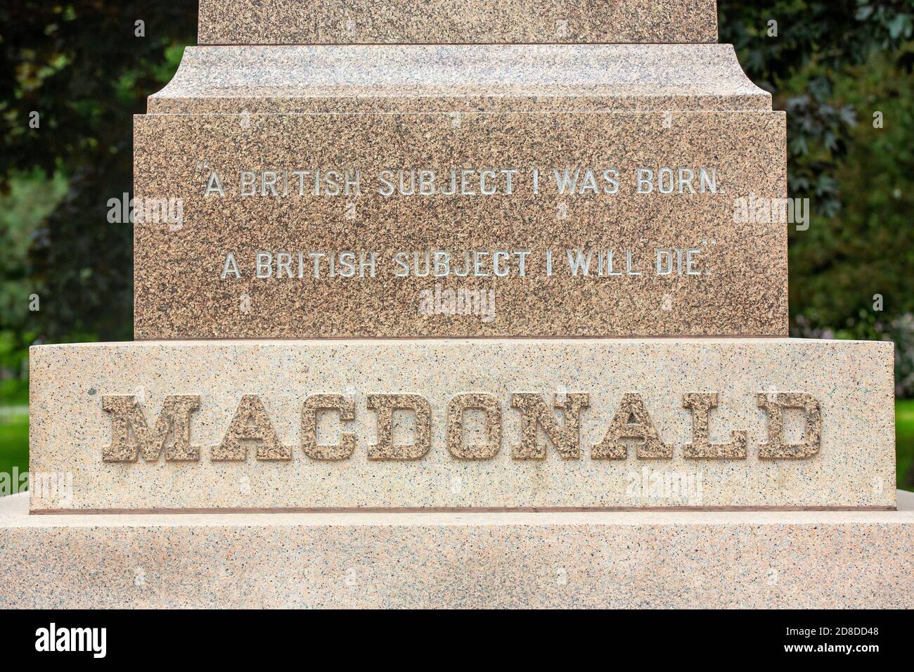 Statua del CanadaÕs primo ministro John A. Macdonald nel parco cittadino di Kingston, Ontario, giovedì 11 giugno 2020. Foto Stock