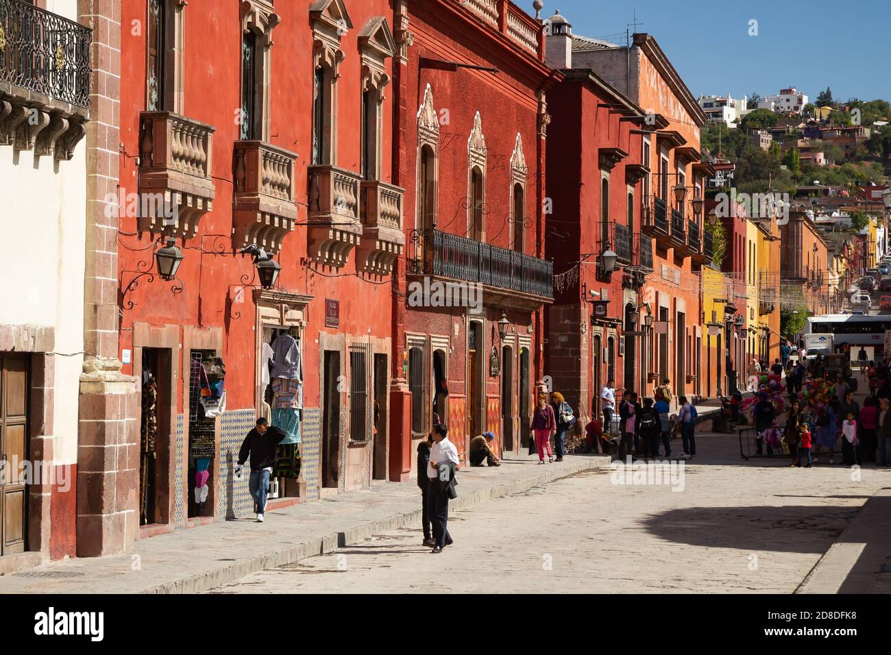 Case coloniali colorate a San Miguel de Allende, Messico Foto Stock