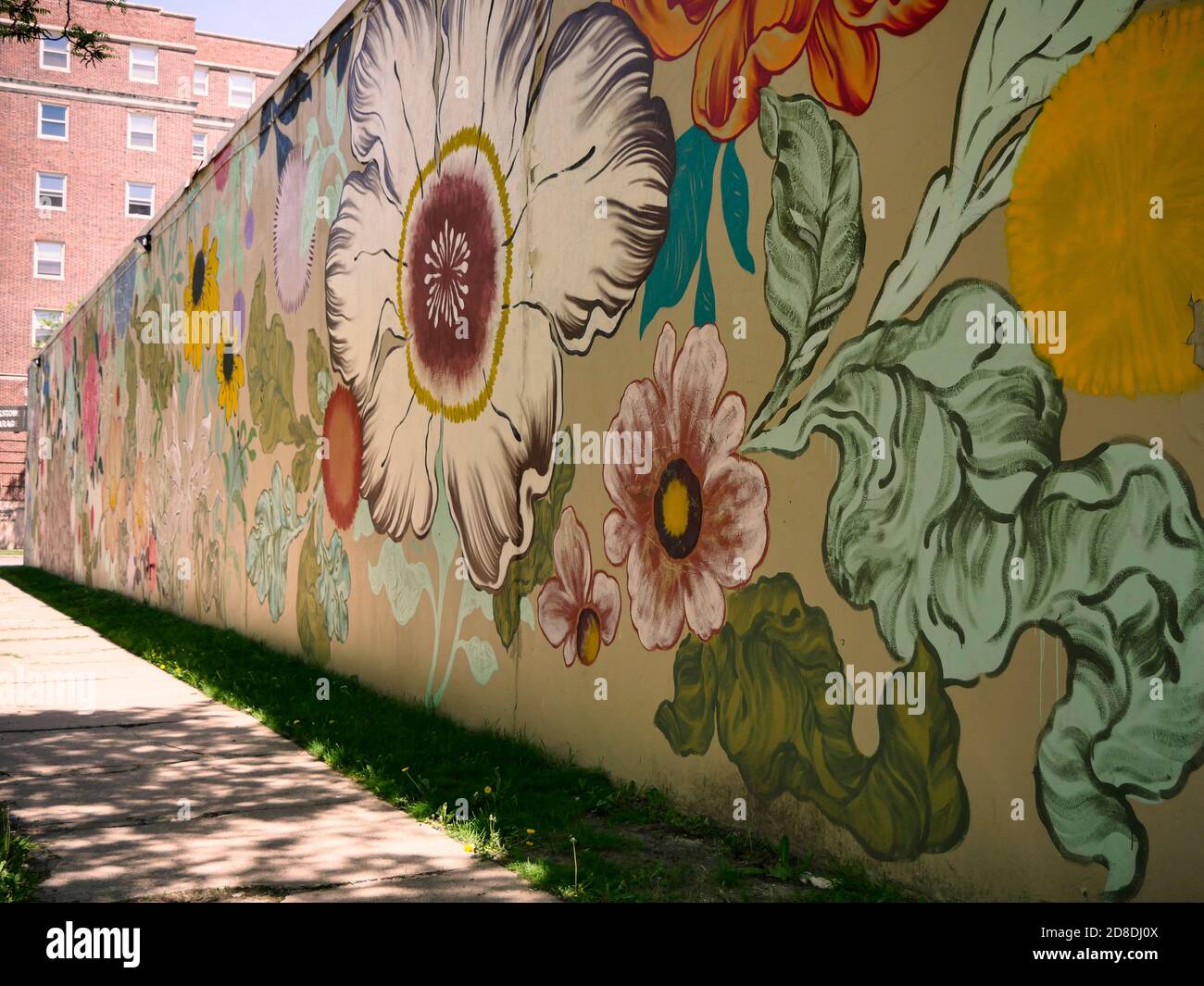 Muro di fiori dipinti sul Parkston Garage di Detroit, Michigan Foto Stock