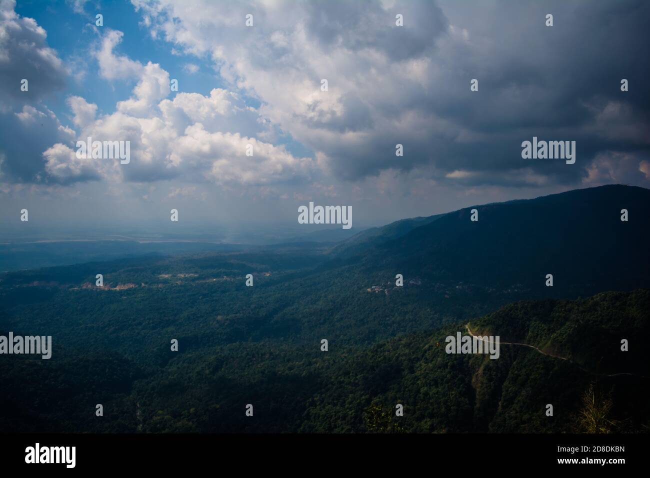 Eco Park Cherrapunji, Meghalaya. Splendida vista sui Green Canyons e le cascate Nohsngithiang di Cherapunji Meghalaya. Foto Stock