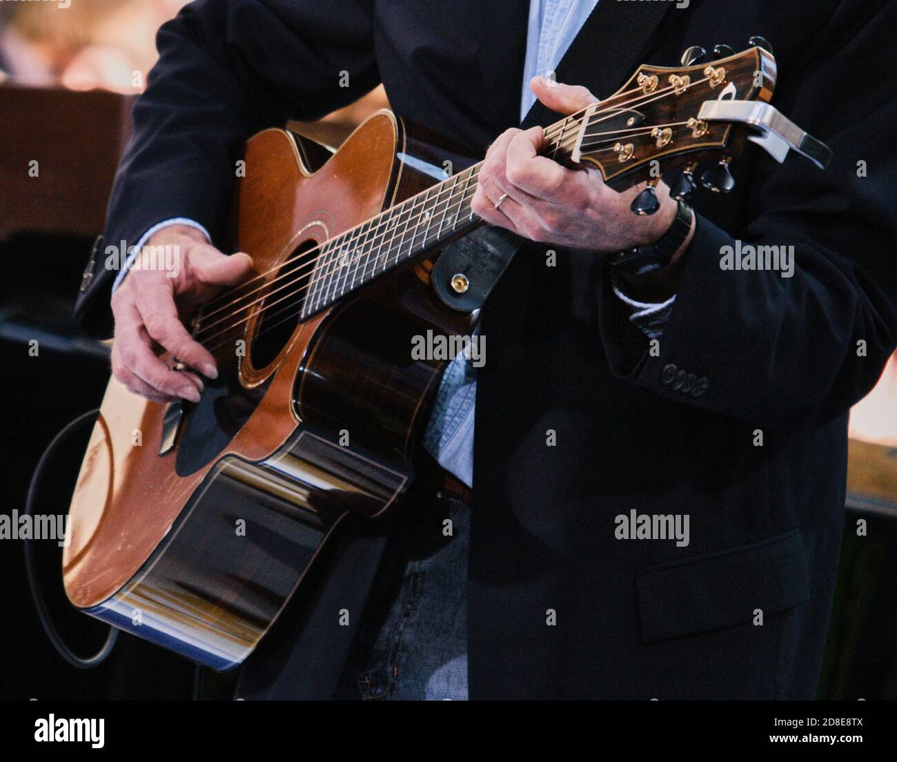 NEW YORK, NY, USA - 21 GIUGNO 2005: James Taylor si esibisce nel Today Show della NBC al Rockefeller Plaza. ©2005 Paul J. Froggatt/FamousPixs/Alamy foto d'archivio Foto Stock